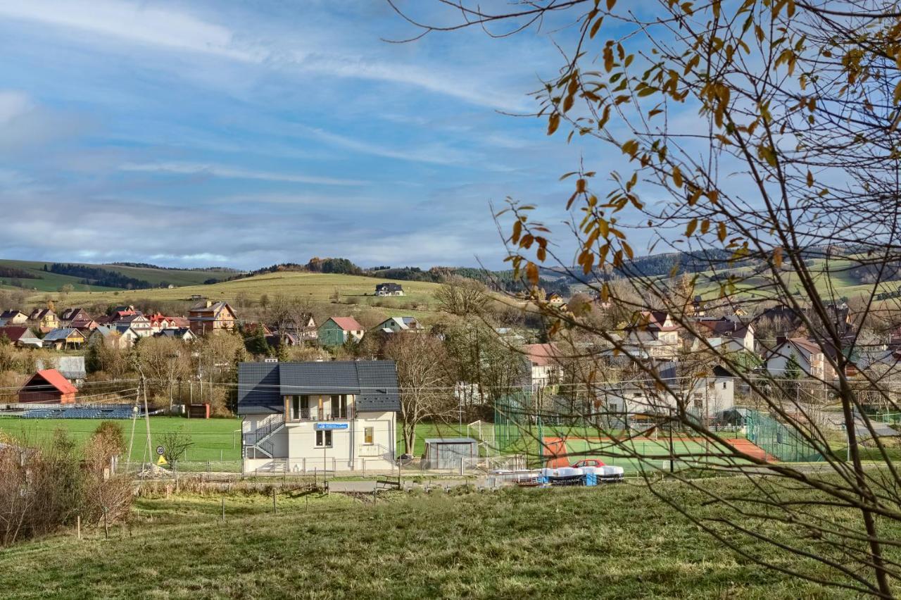 Stara Mleczarnia Lägenhet Tylicz Exteriör bild