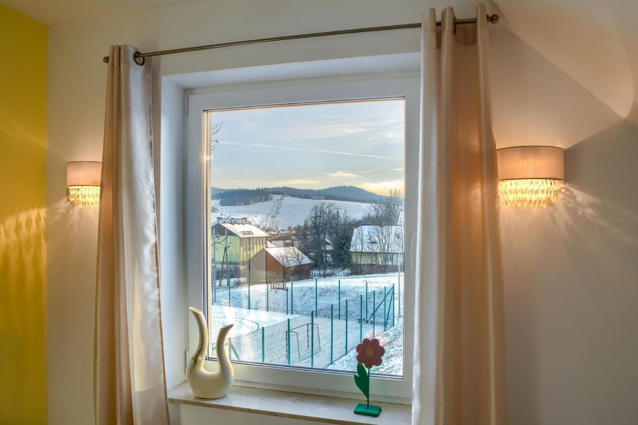 Stara Mleczarnia Lägenhet Tylicz Exteriör bild
